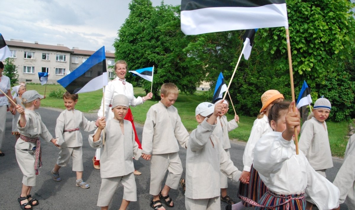 Eesti lipu päeva rongkäik Jänesseljas, 04.06.2013