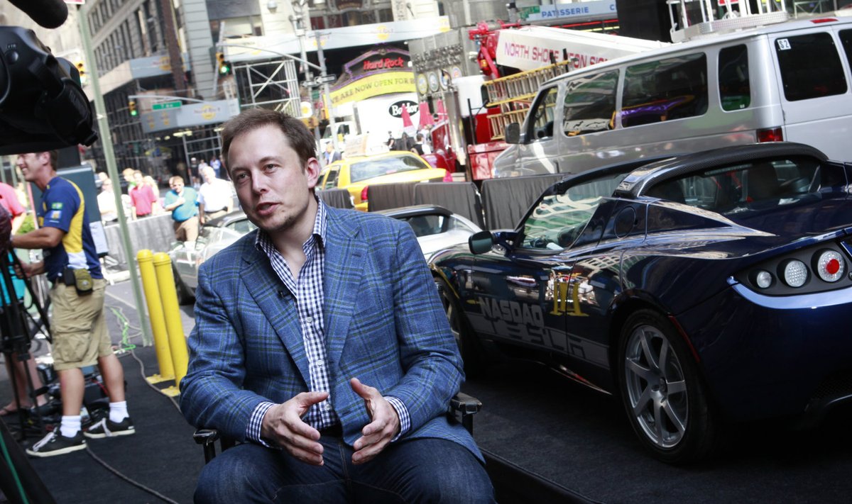 Mitte veel nii rikas Elon Musk 2010. aasta juunis selgitamas Reutersile, et tema ideedel on väärtust.