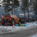 DELFI FOTOD ROOTSIST | Lendavad autod ja värvikas publik Rootsi ralli kuulsaimal hüppel