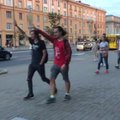 DELFI Minskis | Inimesed pelgavad pikka patiseisu võimuga. Protestid jätkuvad, režiim püsib