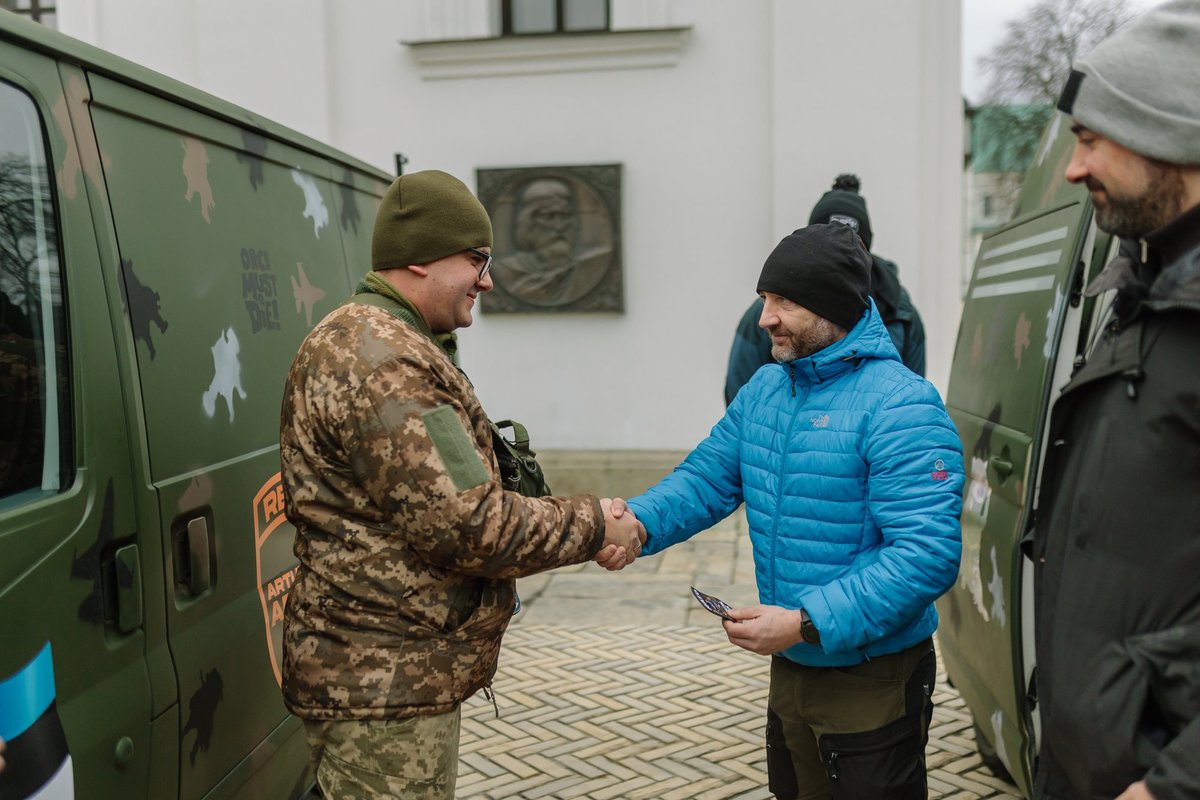 DELFI В УКРАИНЕ | Машины скорой помощи из Эстонии помогают ВСУ на важнейшем  плацдарме - Delfi RUS