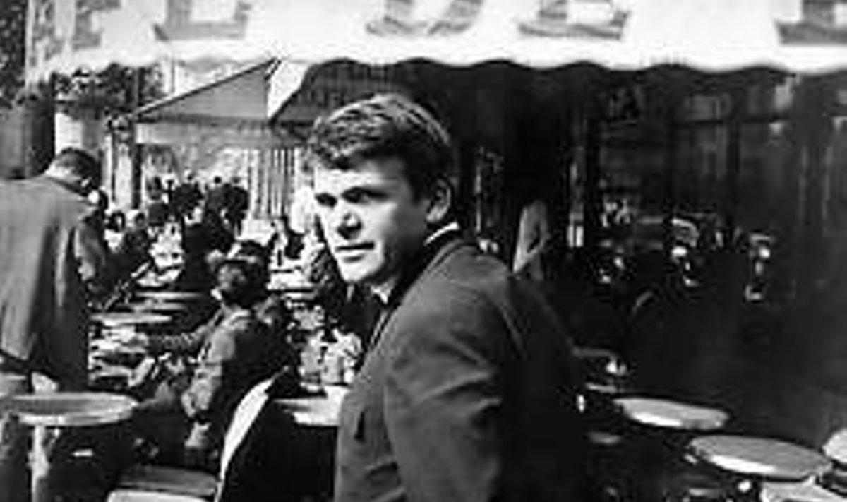 KUI KULUAARID KIHISESID ROHKEM: Tšehhi päritolu kirjanik Milan Kundera (s. 1929) pärast  Pariisi emigreerumist 1975. aastal. AFP