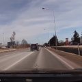 VIDEO | Ohtlikud manöövrid linnatänavail: Eesti roolikangelane näitas lõunanaabritele liikluskultuuri