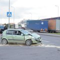 ФОТО: В Ласнамяэ столкнулись два автомобиля, трое в больнице