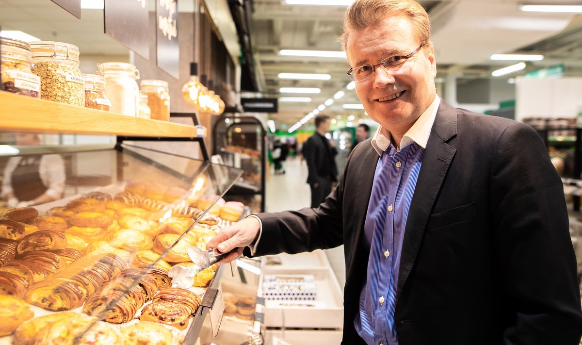 Fazeri pagaritööstuse juht Petri Kujala Tallinnas Kristiine Prisma pagarikojas, kus leivad-saiad valmivad kohapeal.