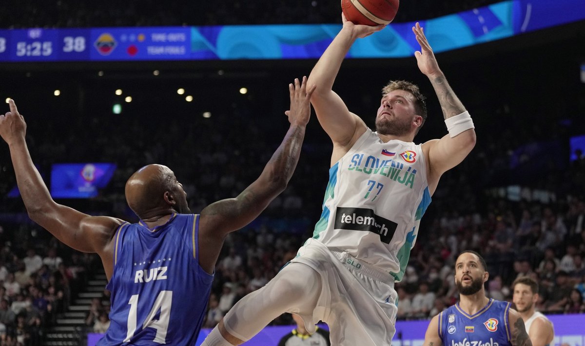 Luka Doncic viskas MM-i avamängus 37 punkti.
