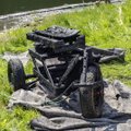 В ходе очистки пруда Шнелли со дна подняли странное транспортное средство