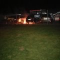 LUGEJA FOTO JA VIDEO: Tartus süüdati Subaru esinduse juures kaks autot
