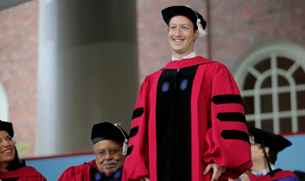 Nägu nalja täis: juura audoktor Mark Zuckerberg. 