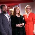 ФОТО | В Эстонии раздали театральные награды. Юлию Ауг наградили за постановку „Х** войне“