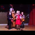 VIDEO: Curli Stringsi "Kauges külas" Elva kooli 1. klassi esituses