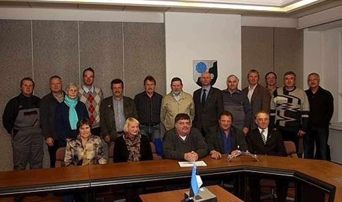 Viiratsi vallavolikogu istungil 25. oktoobril 2012. Foto: Peeter Arro