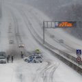 Tuhanded inimesed veetsid öö Viini-Budapesti maanteel lumevangis
