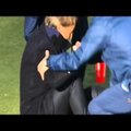 VIDEO: Roberto Mancini sai mängu ajal palliga tugeva hoobi vastu pead