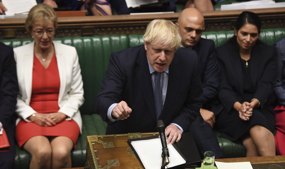 Briti peaminister Boris Johnson üleeile parlamendis sõna võtmas.
