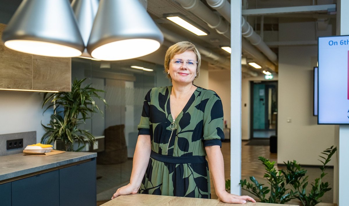 AFS IT Services Estonia 140 töötajast 55% on välismaalased. Firma juhi Agnes Maki sõnul haritud ja kosmopoliitne IT-spetsialist ainult rikastab Eestit, mitte ei võta siit midagi ära.