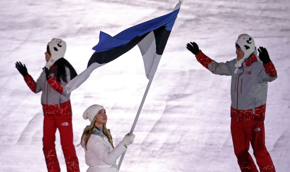 Saskia Alusalu kandis 2018. aasta Pyeongchangi olümpia avatseremoonial Eesti lippu.