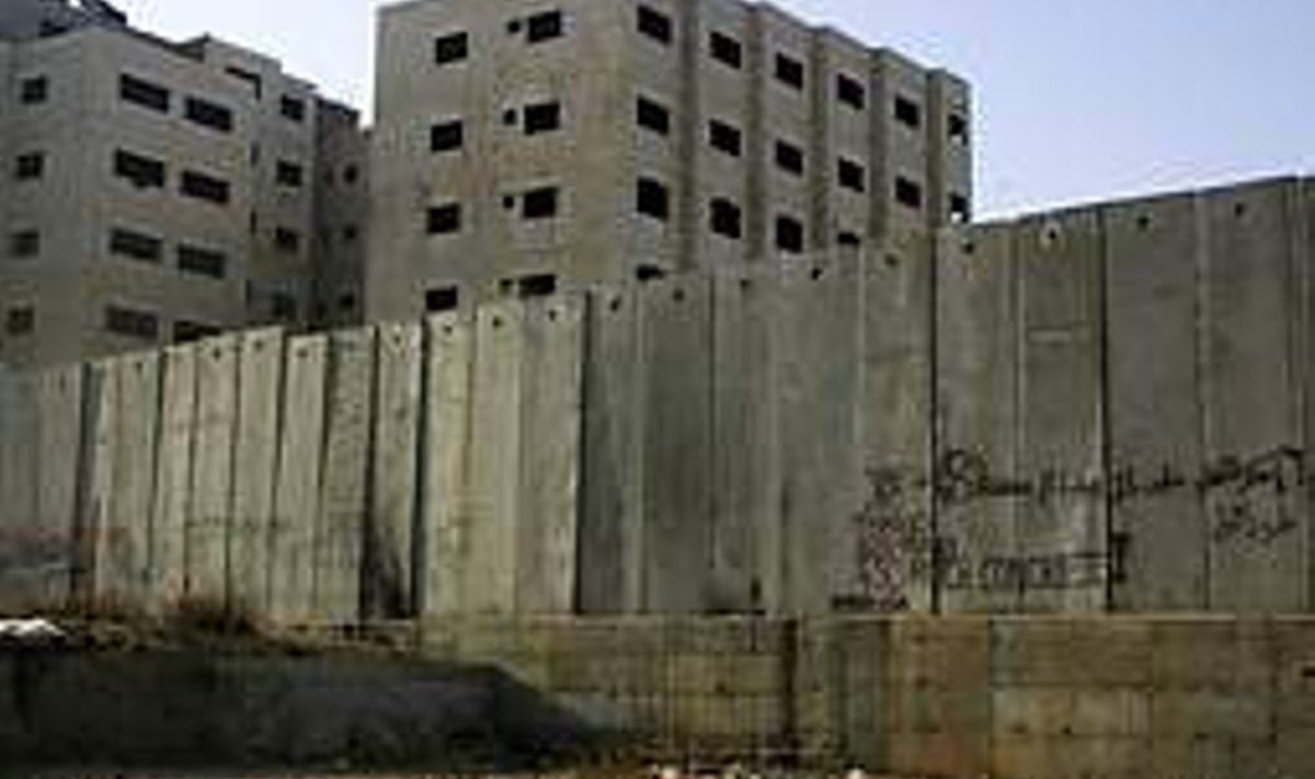 Kuni ­kaheksa meetrit kõrge müür eraldab Iisraeli ja Palestiinat. Kuid mitte veel igal pool. Rain Rannu