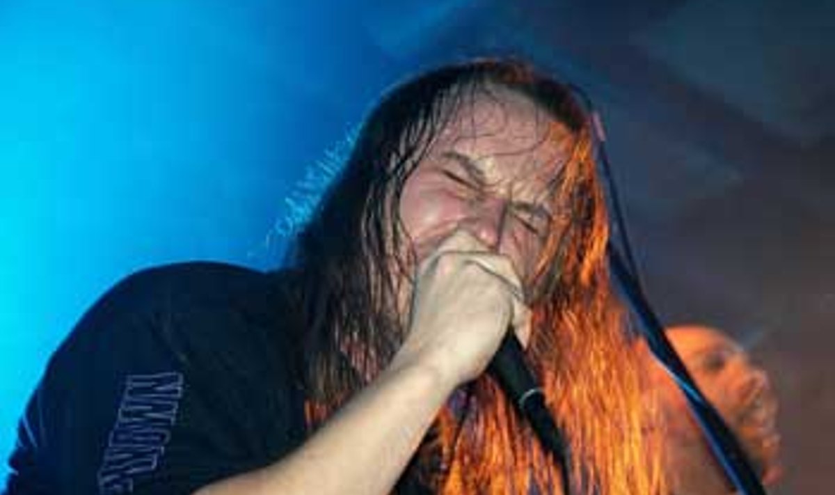 EI TEA KUHU JÕUAVAD: Rootsi death-metal-bänd Entombed valas rahva peale mürast koosneva seina. Piret Räni