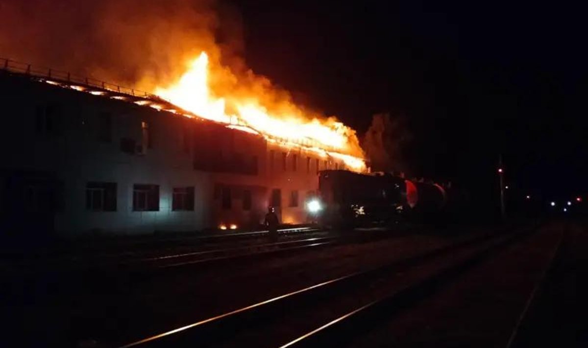 Пожар на заводе низковольтной аппаратуры в Курской области