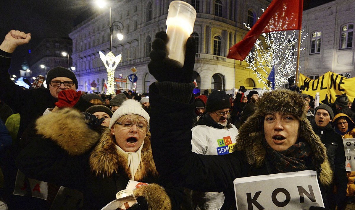 Varssavis Poola presidendipalee lähedal protestiti eelmisel nädalal jälle kohtureformi vastu.