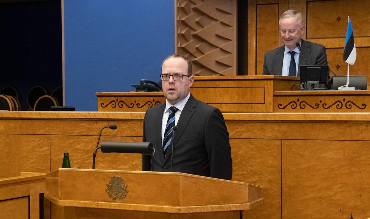 AMETIEKSAMIL: Juhan Sarv vastas mullu novembris riigikogu liikmete küsimustele. Vastused meeldisid ja ta kinnitati uueks riigikohtunikuks.