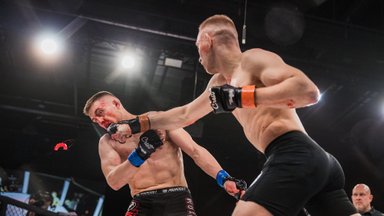 BLOGI JA FOTOD | Nokaut 13 sekundiga, kägistused, lukud - kõik MMA RAJU profimatšide võidud jäid Eestisse