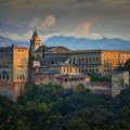 Выяснилось, почему знаменитый дворец Альгамбра в Испании меняет свой цвет