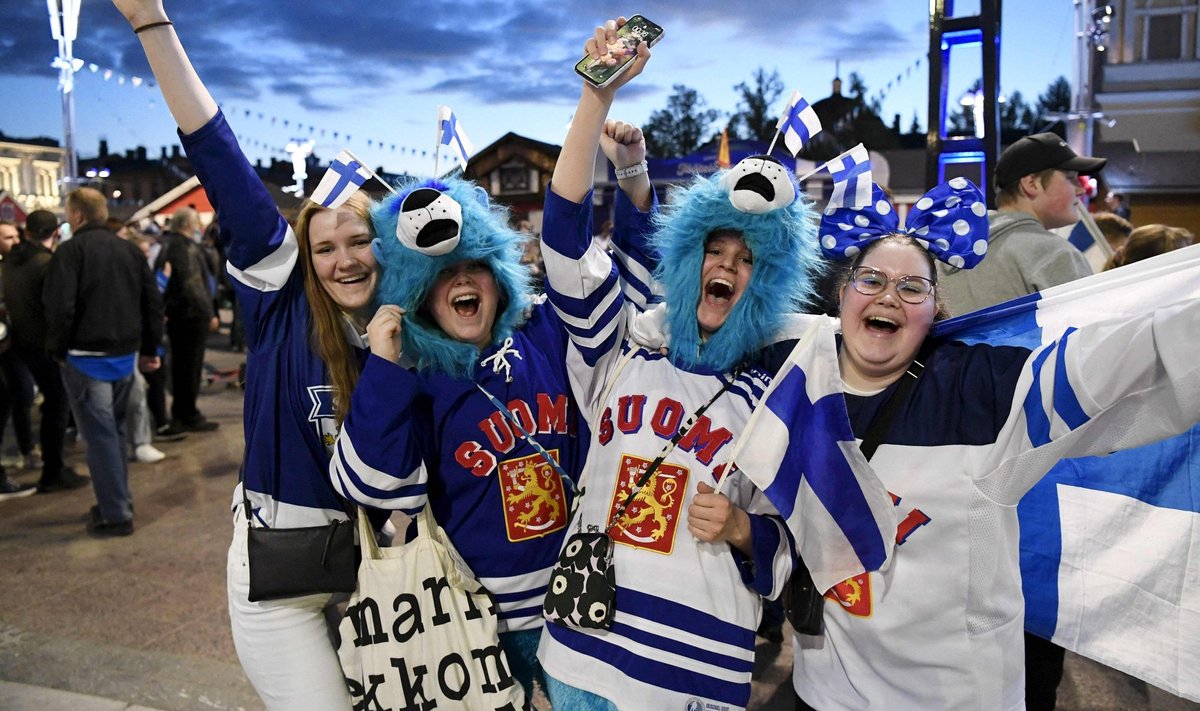 Finland ice hockey fans