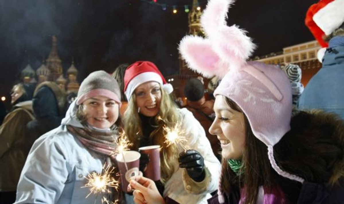 Eestit külastas aastavahetusel tuhandeid vene turiste. Fotol tähistavad idanaabrid aastavahetust siiski Punasel väljakul.