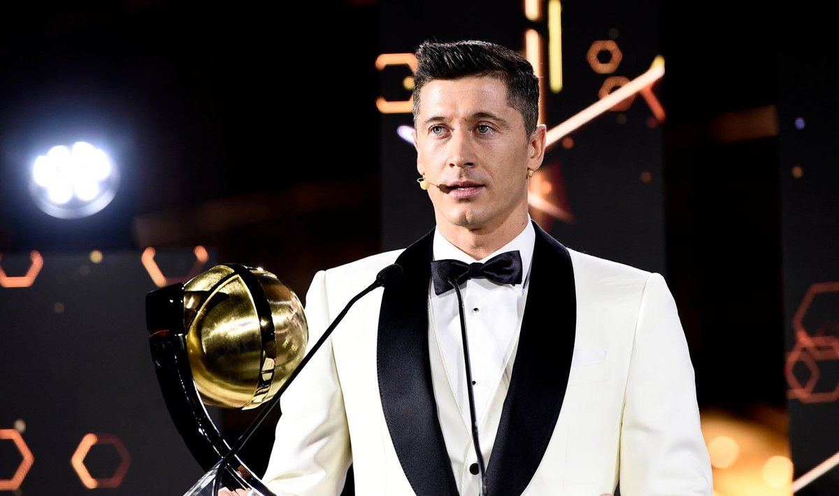 Auhindu tuleb igast ilmakaarest: eile võttis Robert Lewandowski Dubais vastu 12. Globe Soccer Awardsi 2020. aasta parima mängija tiitli.