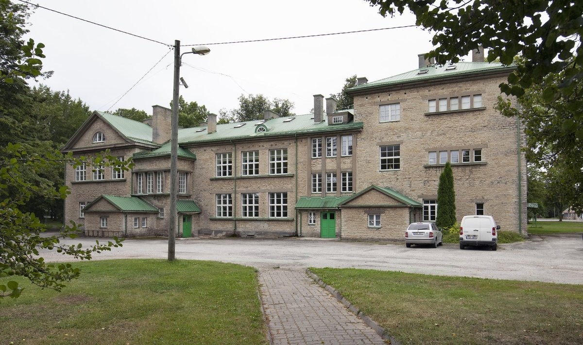 Lüganuse Kool on üks kolmest ühendatavast koolist.