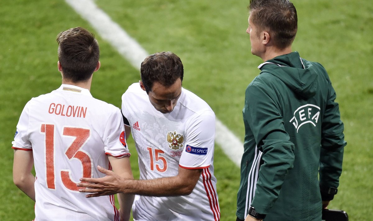 Karjääri viimane hetk: Roman Širokov vahetatakse mängus Walesiga välja