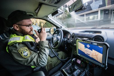 17:23 - Kooskõlastame keskusega patrullimineku ja võtame suuna katselõigule, mille eeskujul soovitakse tulevikus välja ehitada kogu idapiir.