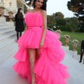 FOTO | Roosa unistus: Kendall Jenner paljastas kaunid sääred GIambattista Valli ja H&Mi ühistööna sündinud kleidis