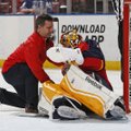 VIDEO: NHL: Kahe väravavahi vigastus sundis jääle minema Florida Panthersi treeneri