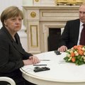 Меркель попросила Путина защитить геев в Чечне