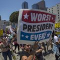 "Худший президент в истории": в более 100 городах США прошли акции с призывом к импичменту Трампа