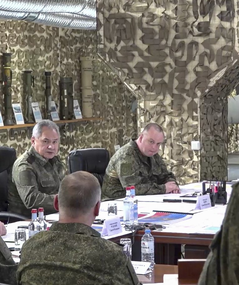 Venemaa kaitseminister Sergei Šoigu inspekteerimas väerühma Vostok komandopunkti Ukrainas. Foto tehtud 25. oktoobril 2023.