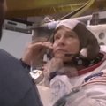 Õpetlik video: kuidas NASA astronaut oma skafandri selga saab