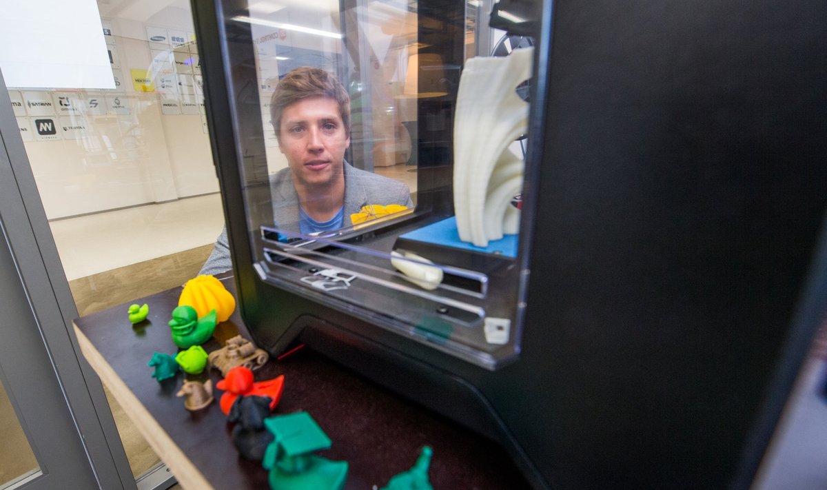Hardi Meybaum koolidele kingitava MakerBot 3D printeriga