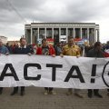 "За мирную Беларусь": оппозиция провела шествие в День независимости