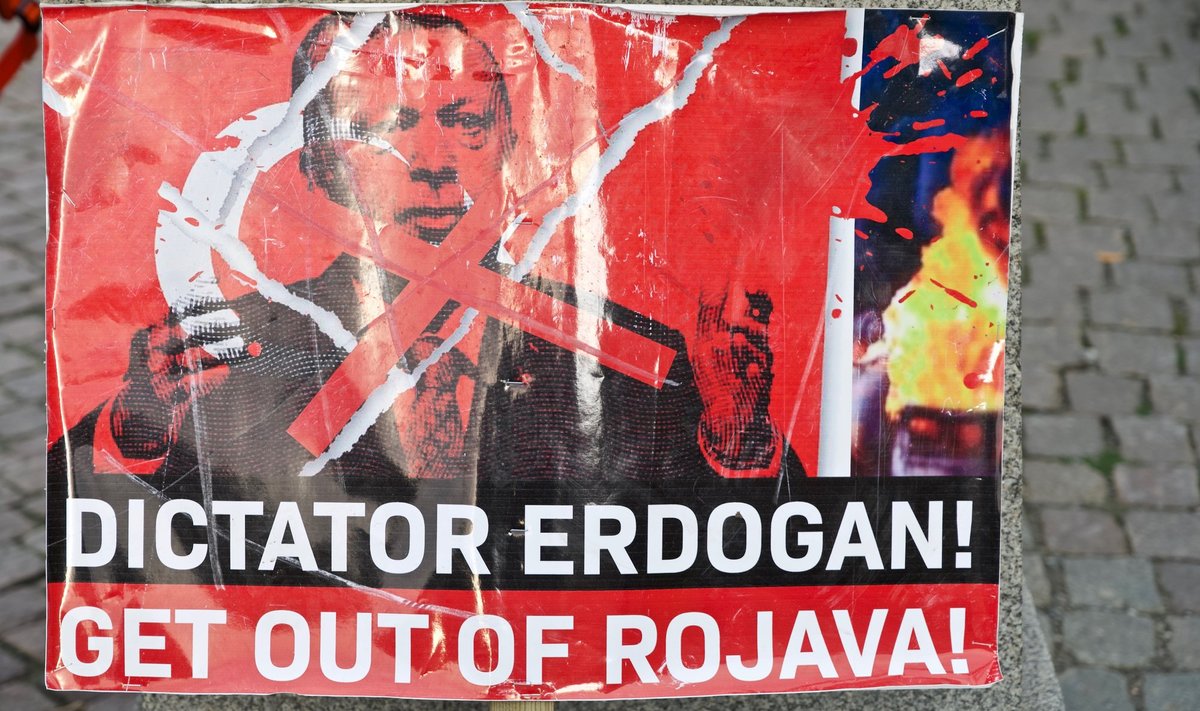 TÜRGI DIKTAATOR: Plakat mõne aasta taguselt kurdide meeleavalduselt Stockholmis.