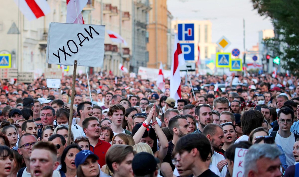 LAHKU! meeleavaldajad pole enam nõus millegi muu kui Aljaksandr Lukašenka võimult kõrvaldamisega.