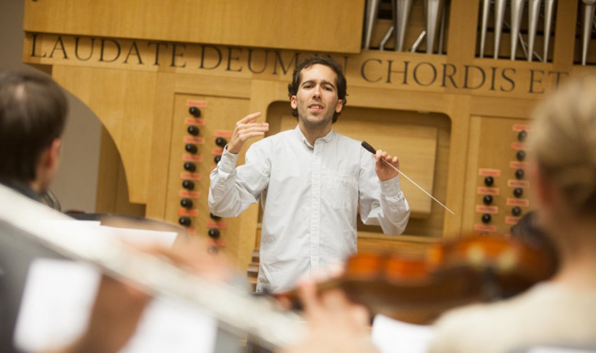 Álvaro Gómezest saab Eestis doktorikraadiga dirigent.