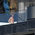 Cristiano Ronaldot tabasid kriitikanooled. "Ta pidi ema vaatama minema, aga nüüd teeb ta ainult basseini ääres pilte"