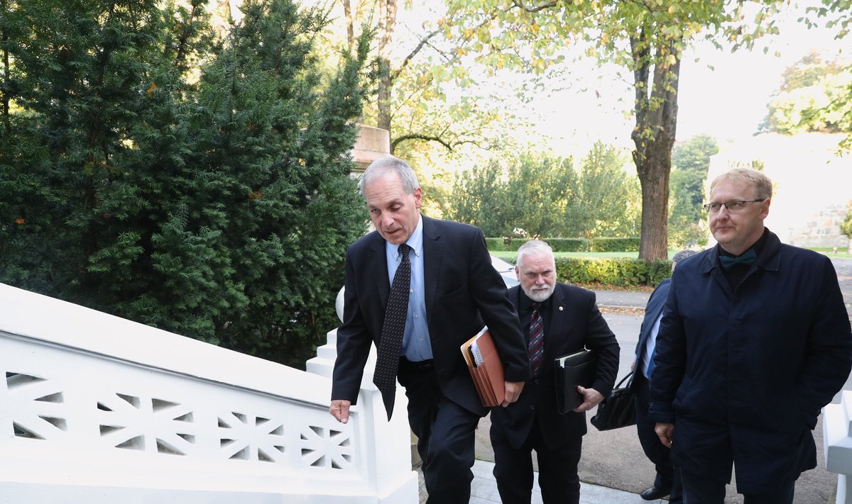 Louis Freeh (vasakult), Walter Donaldson ja Olavi-Jüri Luik eile teel riigiprokuratuuri