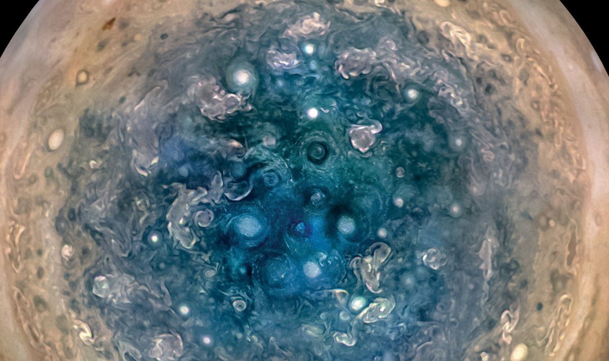 Jupiteri lõunapoolus Juno poolt 52 000 km kauguselt pildistatuna. 