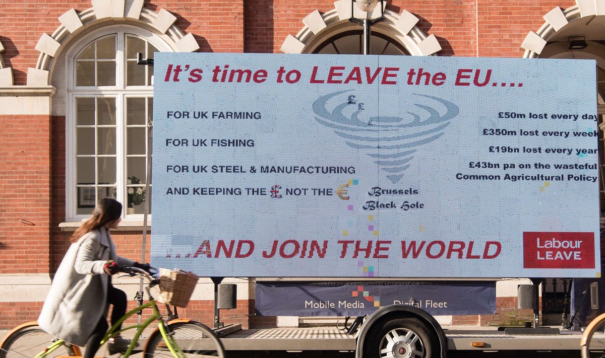 „Aeg lahkuda EL-ist ja ühineda maailmaga.” Sellise loosungiga kampaaniat teeb osa  leiboriste, kuigi Tööpartei ametlik seisukoht on jääda EL-i.