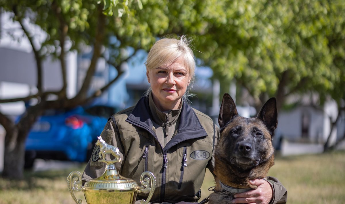 Sharky ja koerajuht Julia Eesalu